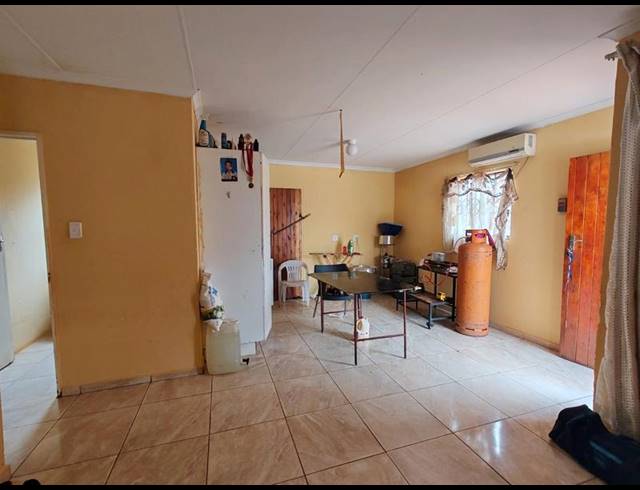 3 BEDROOM HOUSE FOR SALE IN PROTEA GLEN